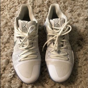 white Kyrie women’s basketball shoes